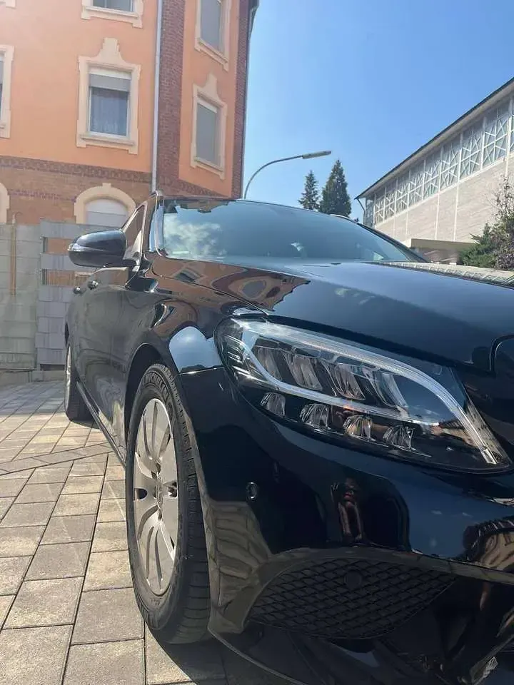 Gebraucht Mercedes C220 Exclusive 194 PS (142 kW) 2018 Schwarz Kombi
