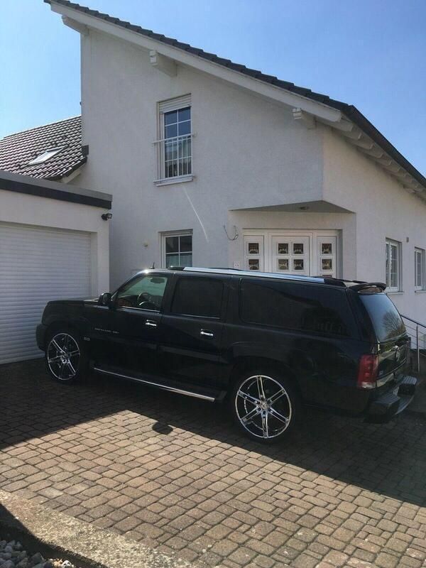 Schwarz Gebraucht 2003 Cadillac Escalade SUV | 22.999 € - Bild 1/4