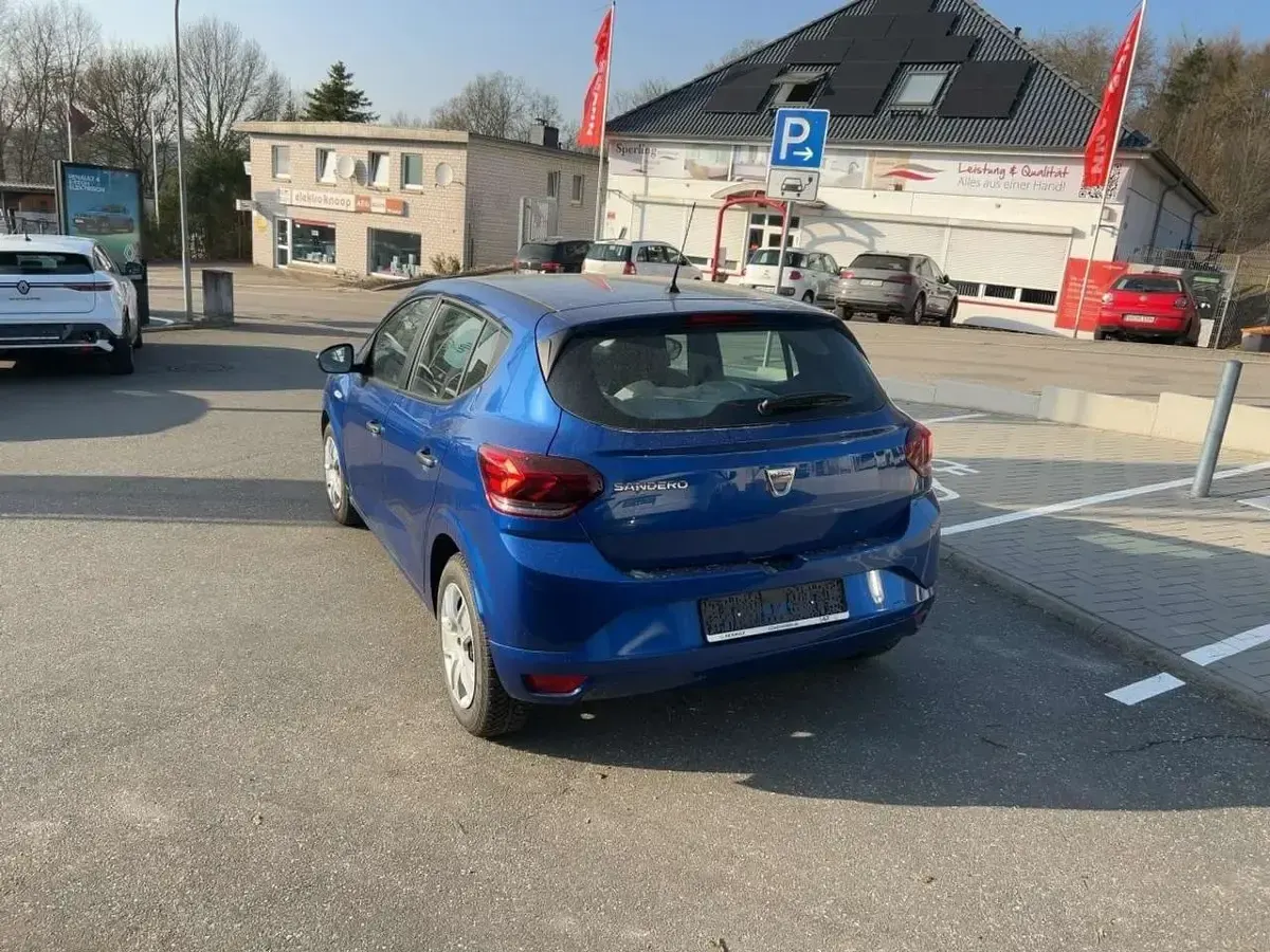 Gebraucht Dacia Sandero Essentiel 67 PS (49 kW) 2021 Blau Kleinwagen