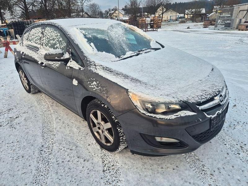 Gebraucht Opel Astra Selection 110 PS (80 kW) 2014 Grau Limousine