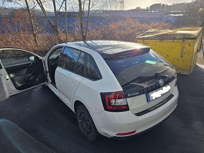 Gebraucht Skoda Rapid Active 86 PS (63 kW) 2014 Kleinwagen