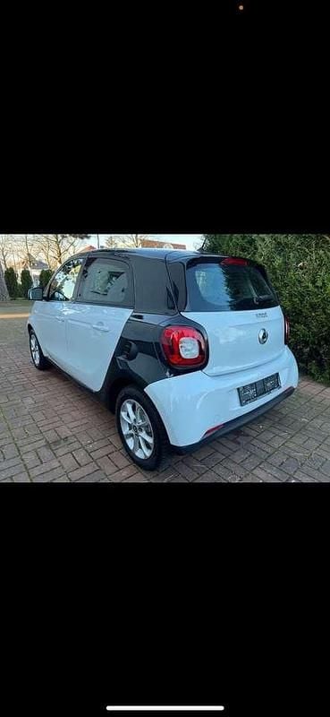 Używany Smart ForFour Electric Drive 60 kW (82 KM) 2018 Czarny Hatchback