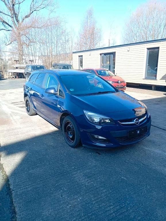 Gebraucht Opel Astra Energy 116 PS (85 kW) 2014 Blau Kombi