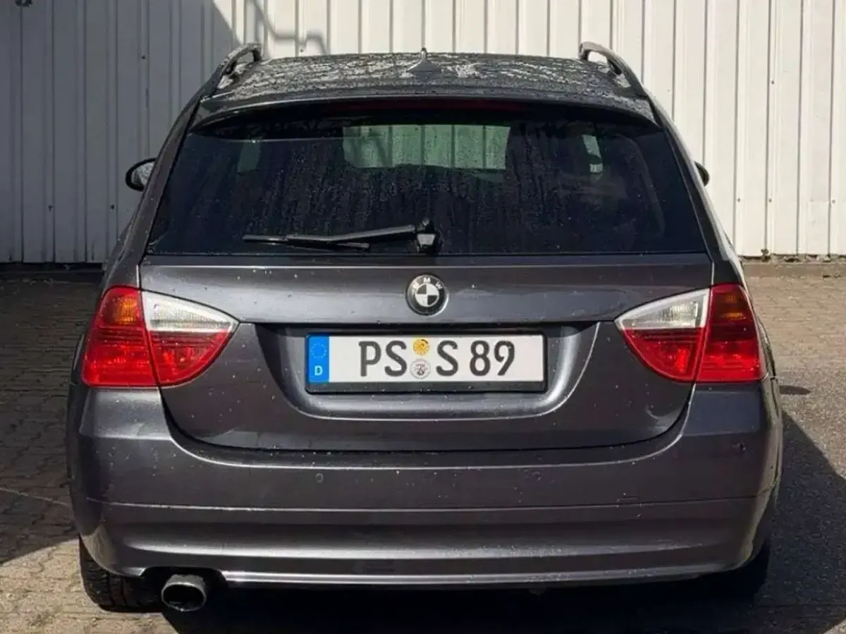 Gebraucht BMW 320 163 PS (119 kW) 2007 Grau Kombi