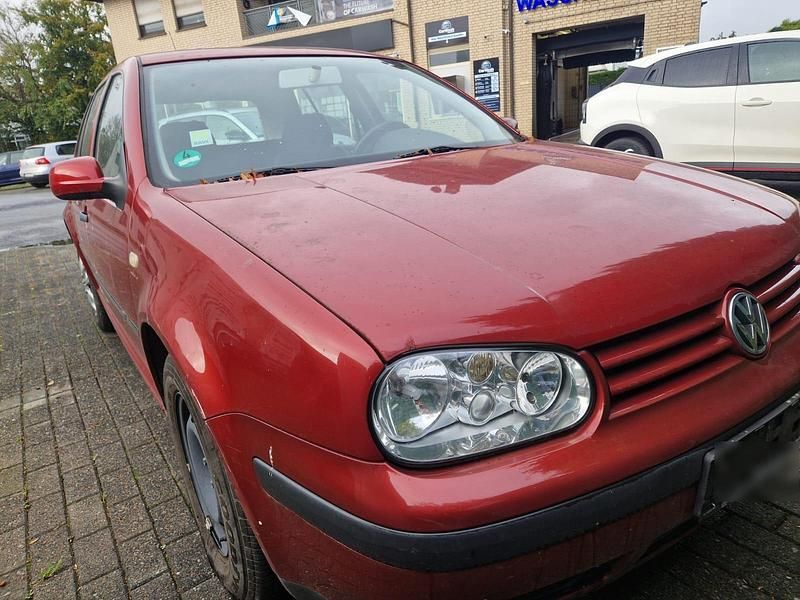 Rot Gebraucht 2000 VW Golf IV Kleinwagen | 900 € (Superpreis) - Bild 1/4