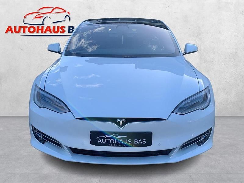 Gebraucht Tesla Model S 386 kW (525 PS) 2020 Pearl white multicoat (metallic) Kleinwagen