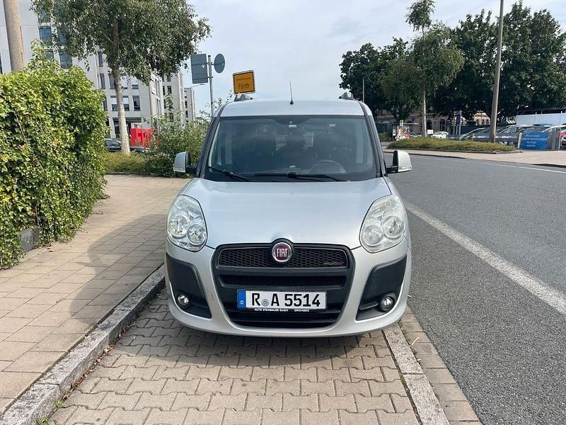 Grau Gebraucht 2013 Fiat Doblò Van / Kleinbus | 2.999 € (Fairer Preis) - Bild 1/4
