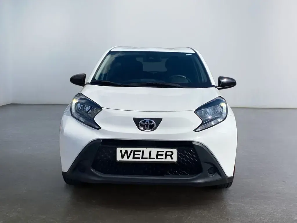 Gebraucht Toyota Aygo X X-play 72 PS (52 kW) 2023 Weiß SUV