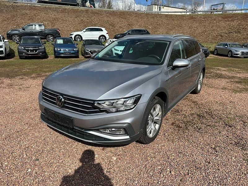 Gebraucht VW Passat Alltrack 200 PS (147 kW) 2022 Pyritsilber metallic Kombi