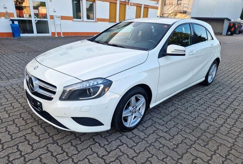 Weiß Gebraucht 2015 Mercedes A200 Limousine | 8.300 € (Guter Preis) - Bild 1/4