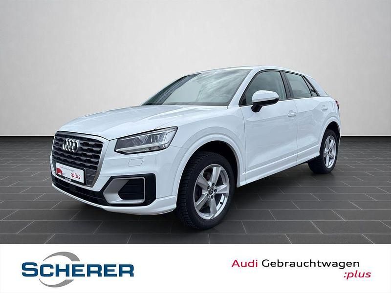 Ibisweiß (metallic) Gebraucht 2017 Audi Q2 Comfort SUV | 18.790 € (Fairer Preis) - Bild 1/4