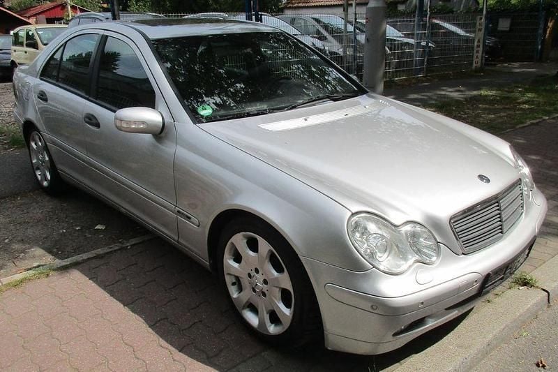 Grau Gebraucht 2002 Mercedes C200 Avantgarde Limousine | 2.850 € (Guter Preis) - Bild 1/4