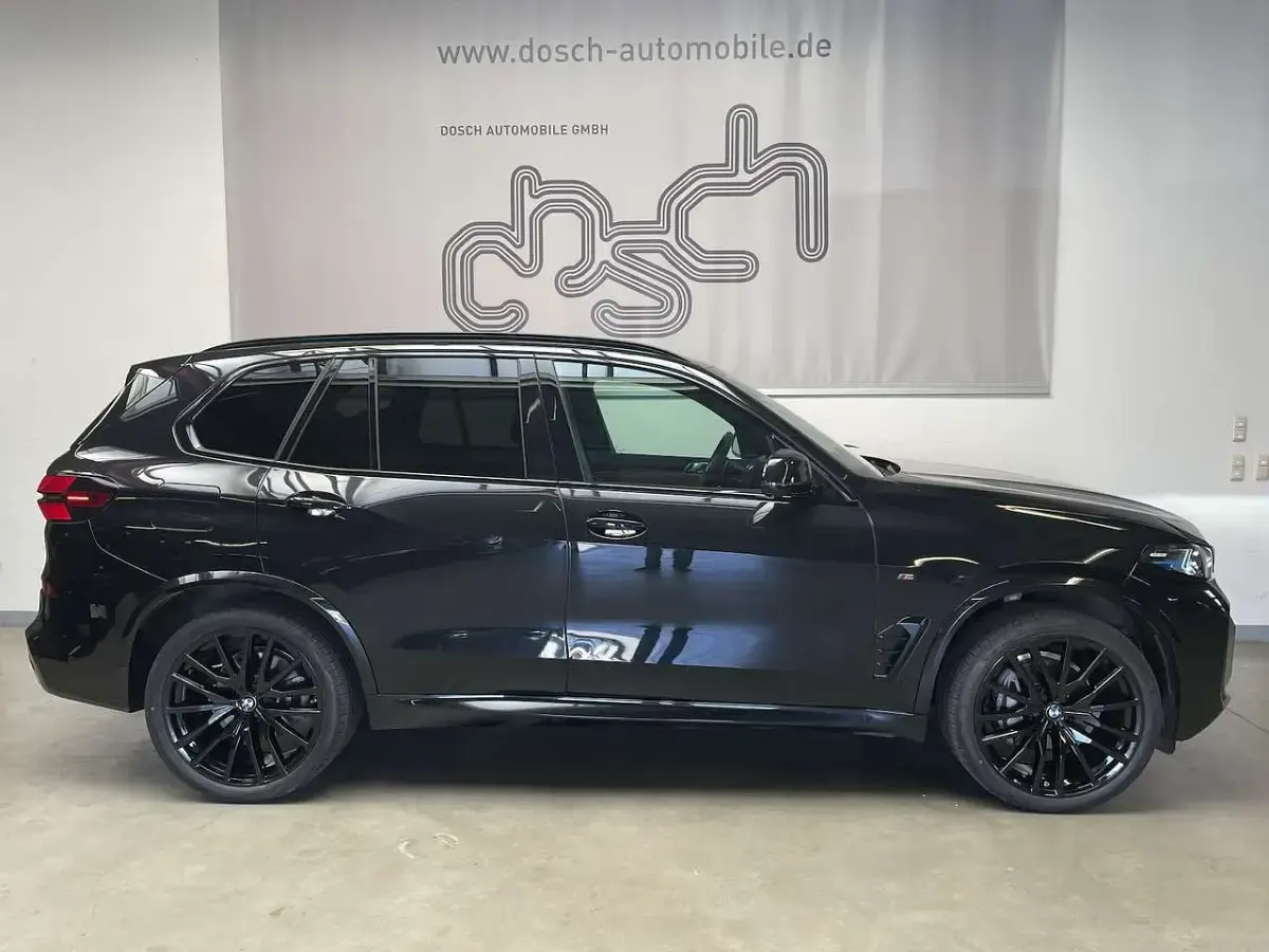 Gebraucht BMW X5 M Sport 298 PS (219 kW) 2025 Black sapphire SUV
