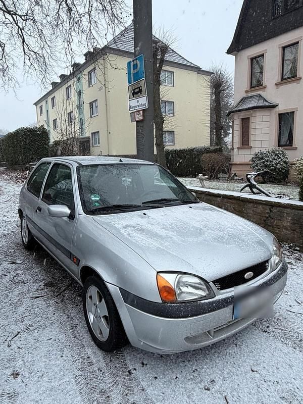 Gebraucht Ford Fiesta 60 PS (44 kW) 2001 Silber Coupé