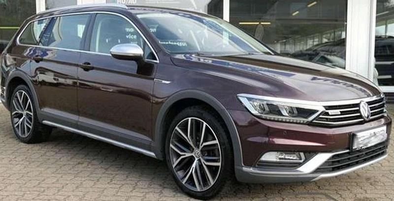Gebraucht VW Passat Alltrack 220 PS (161 kW) 2018 Rot Kombi