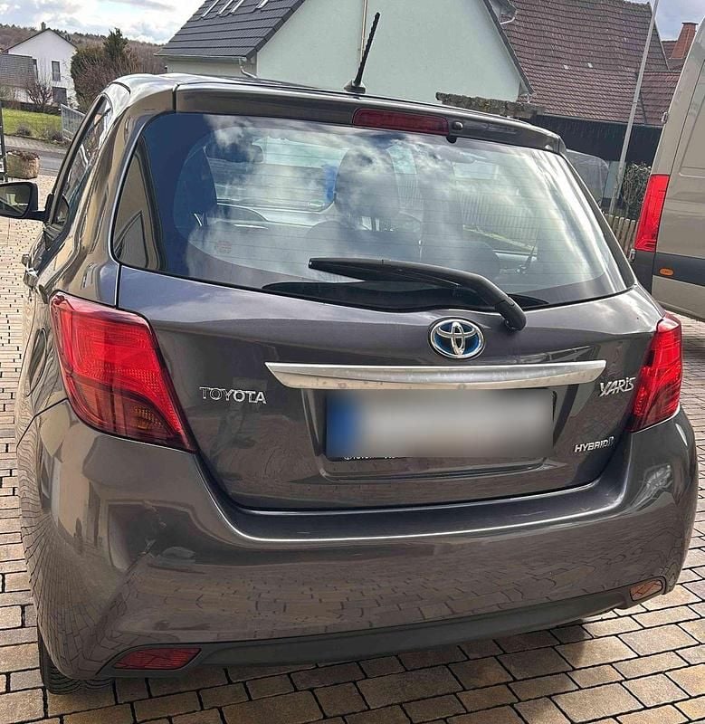 Gebraucht Toyota Yaris Edition-S 101 PS (74 kW) 2017 Grau Kleinwagen