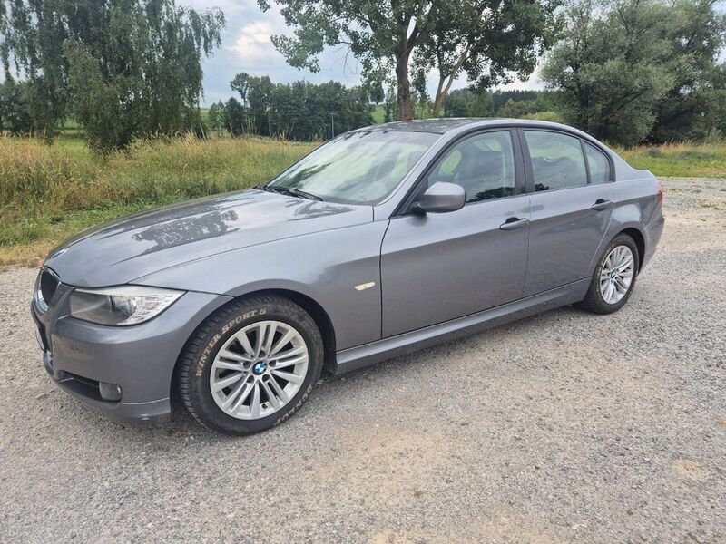 Grau Gebraucht 2009 BMW 320 Comfort Edition Limousine | 5.900 € (Fairer Preis) - Bild 1/4