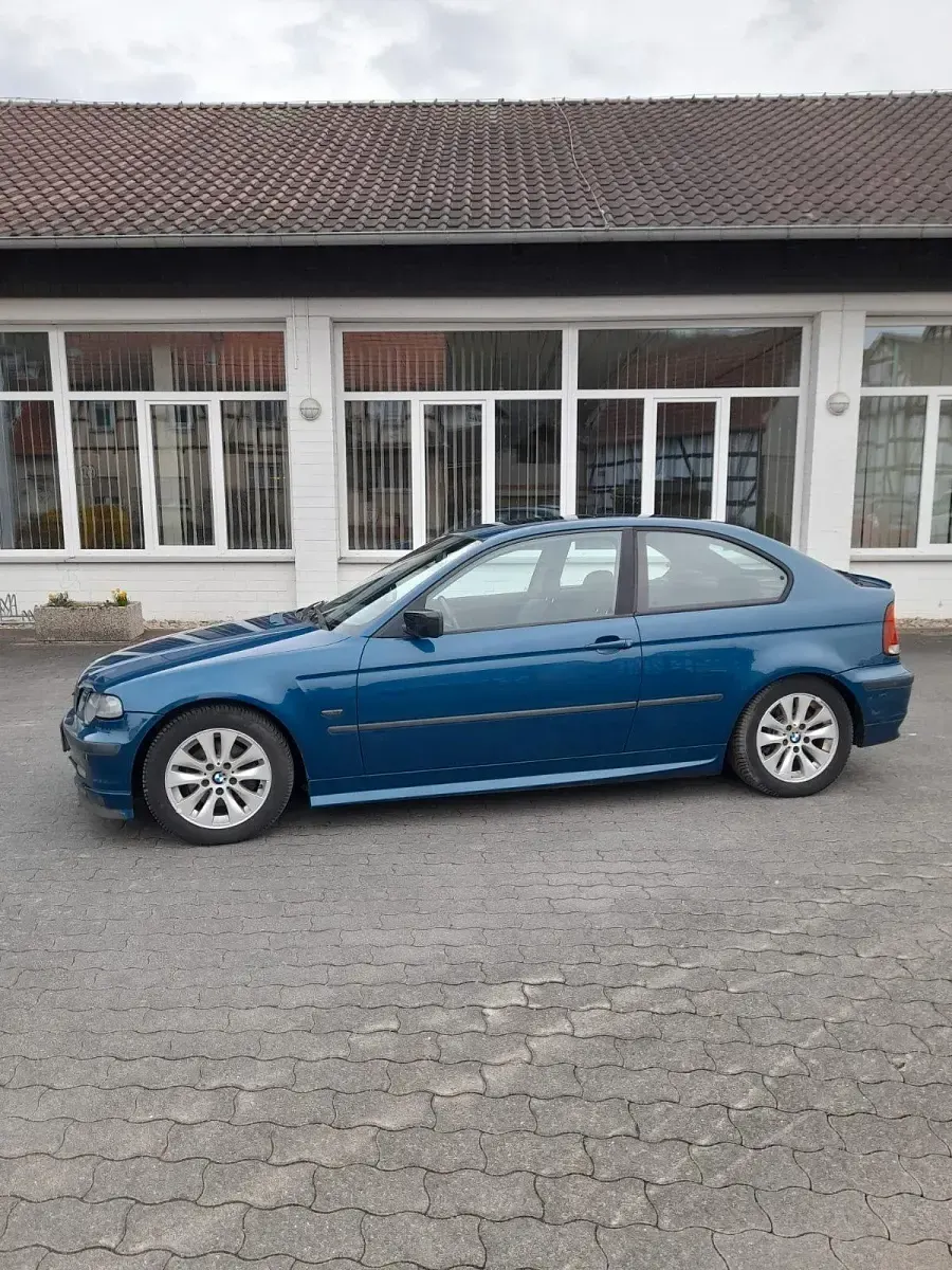 Second-hand BMW 316 Compact 116 CP (85 kW) 2003 Albastru Hatchback