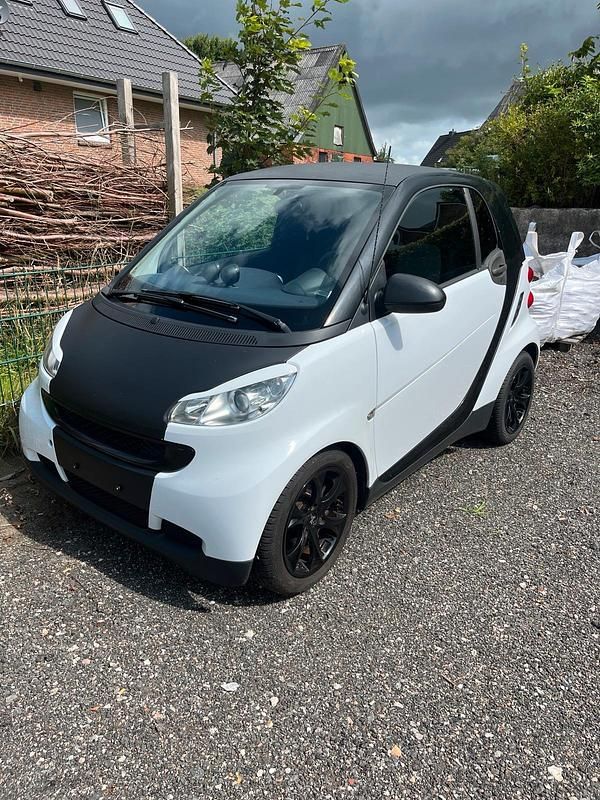 Weiß Gebraucht 2010 Smart ForTwo Coupé Brabus Kleinwagen | 4.450 € (Guter Preis) - Bild 1/4