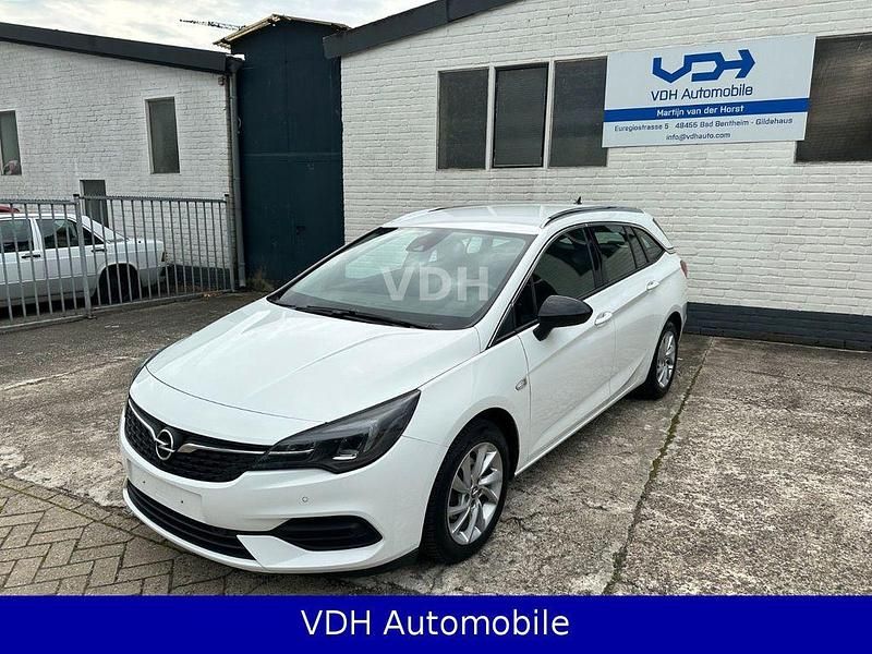 Weiß Gebraucht 2021 Opel Astra Elegance Kombi | 10.500 € (Superpreis) - Bild 1/4