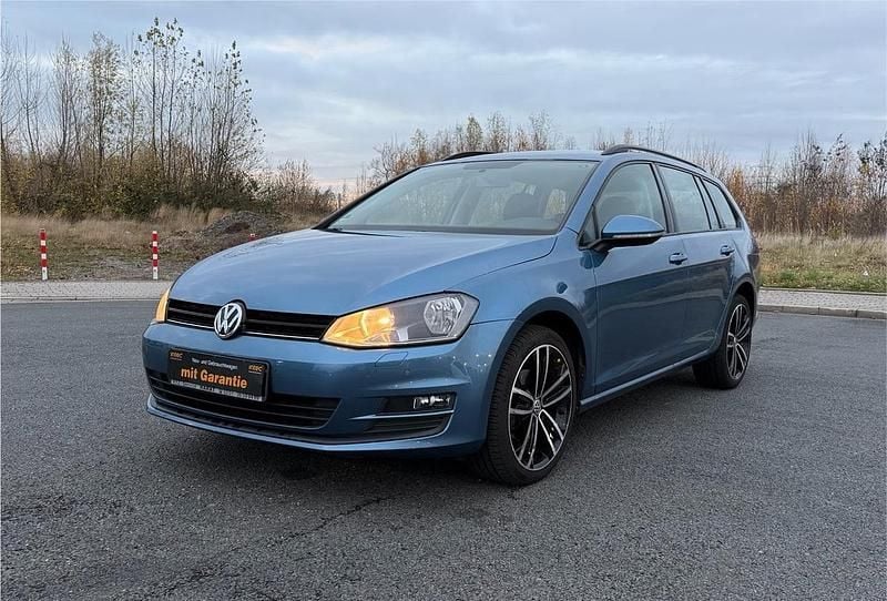 Blau Gebraucht 2016 VW Golf VII Kombi | 8.999 € (Superpreis) - Bild 1/4
