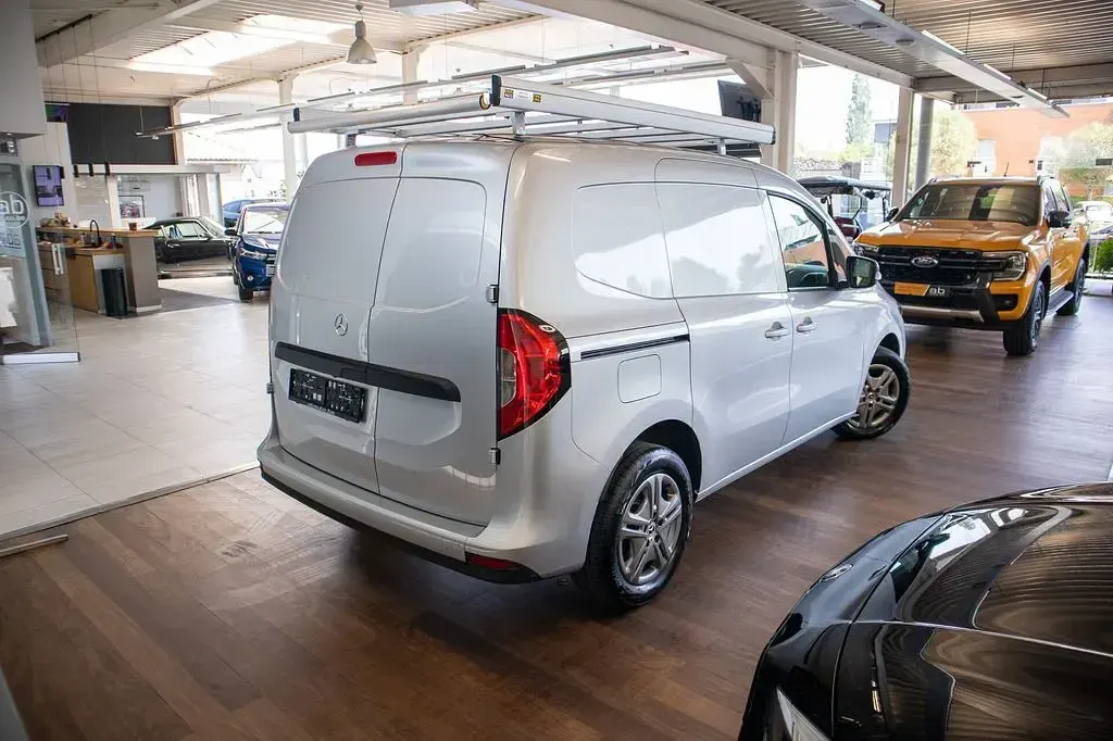 Gebraucht Mercedes Citan 110 95 PS (69 kW) 2024 Silber Van / Kleinbus