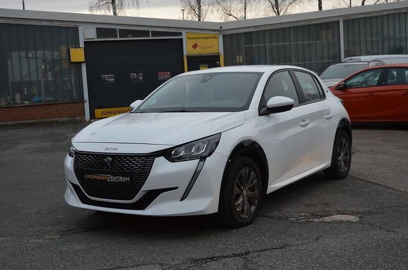 Weiß Gebraucht 2021 Peugeot 208 Active Kleinwagen | 13.900 € (Guter Preis) - Bild 1/4