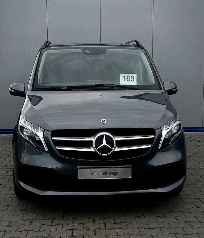 Gebraucht Mercedes V220 Sport 163 PS (119 kW) 2021 7992 selenitgrau metallic Van / Kleinbus