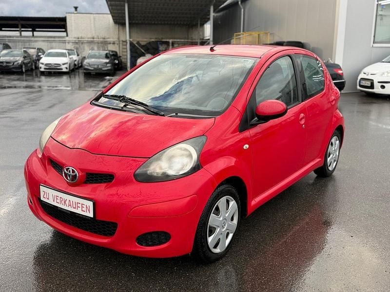Rot Gebraucht 2010 Toyota Aygo Kleinwagen | 2.999 € (Fairer Preis) - Bild 1/4