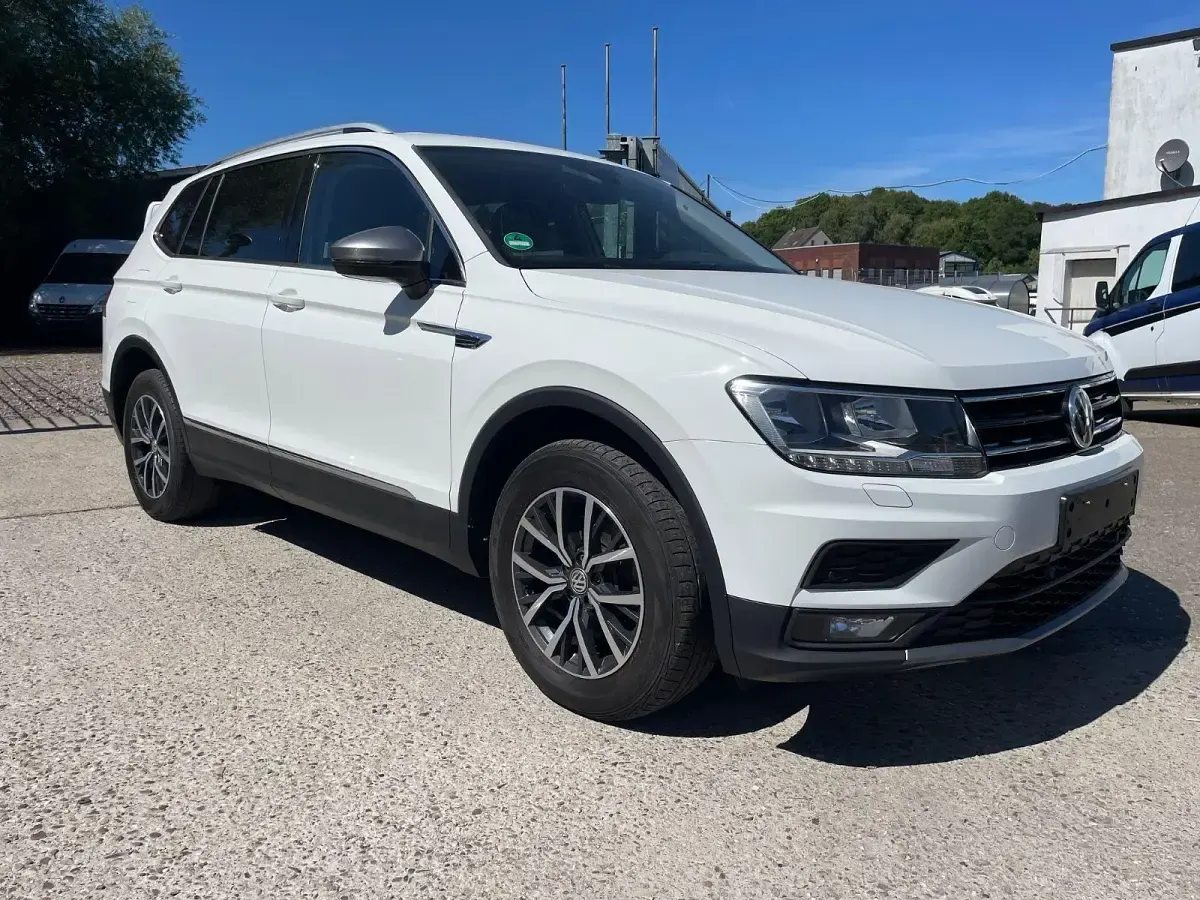 Gebraucht VW Tiguan Allspace Comfortline 150 PS (110 kW) 2018 Weiß SUV