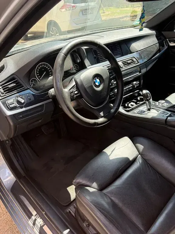 Gebraucht BMW 525 218 PS (160 kW) 2011 Grau Limousine