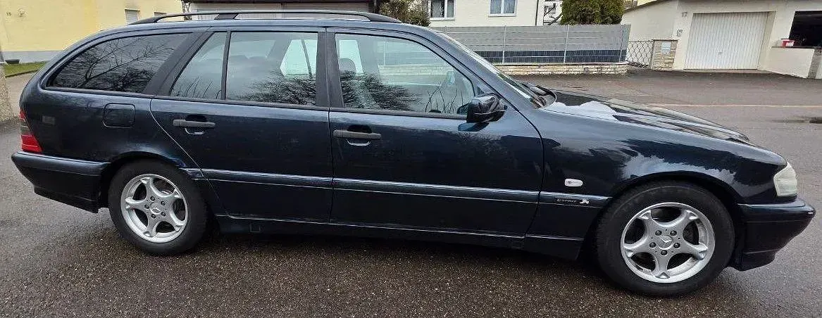 Gebraucht Mercedes C180 122 PS (89 kW) 1998 Blau Kombi