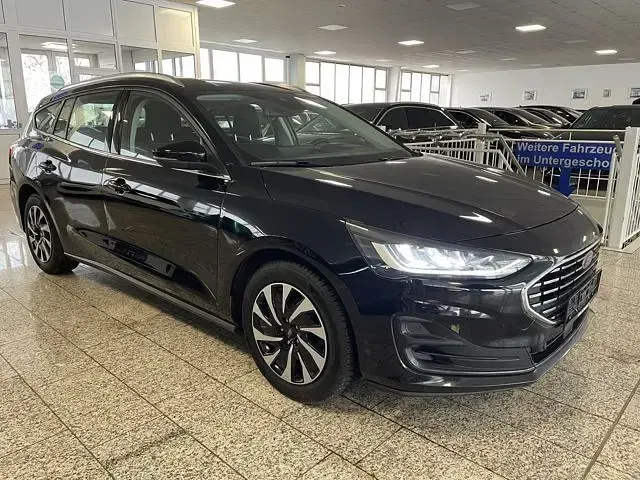 Gebraucht Ford Focus Titanium 120 PS (88 kW) 2022 Schwarz, metallic Kombi