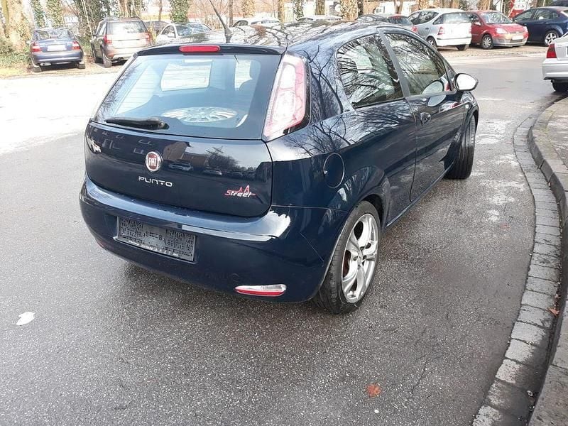 Gebraucht Fiat Punto Street 69 PS (50 kW) 2013 Blau Kleinwagen