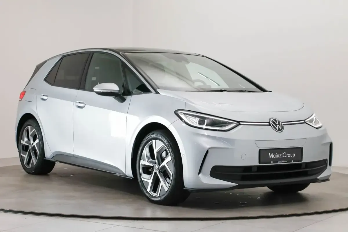Gebraucht VW ID.3 Pro 150 kW (204 PS) 2024 Scale silver metallic/schwarz Kleinwagen