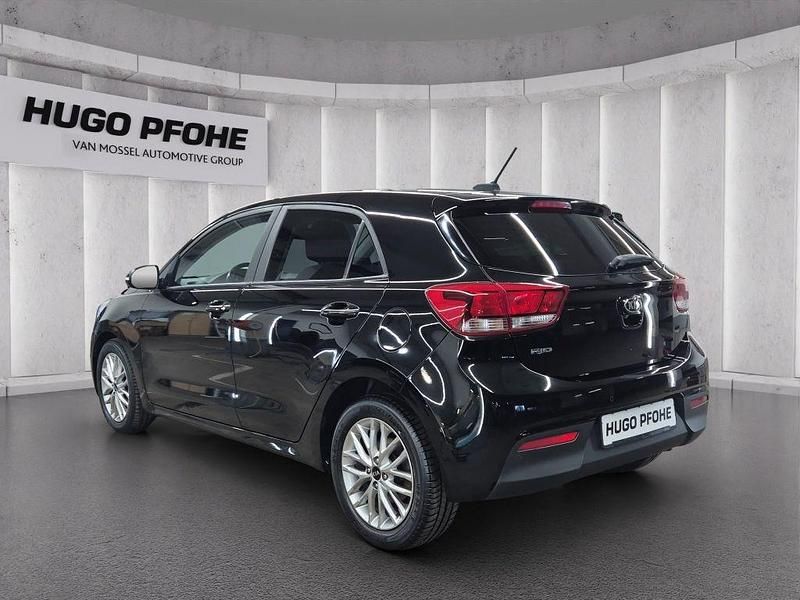 Gebraucht Kia Rio DREAM-TEAM Edition 99 PS (72 kW) 2018 Schwarz Limousine