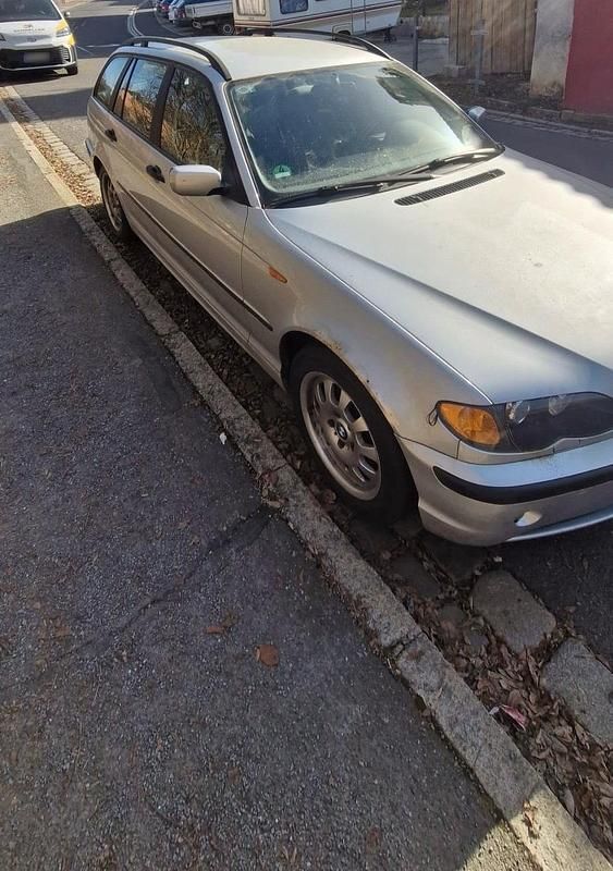 Gebraucht BMW 318 140 PS (102 kW) 2003 Grau Kombi