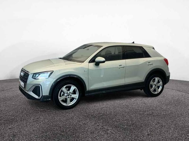 Gebraucht Audi Q2 S-Line 150 PS (110 kW) 2024 Tausilber metallic SUV