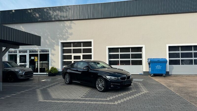 Black sapphire metallic Gebraucht 2015 BMW 430 M Sport Coupé | 26.490 € (Teuer) - Bild 1/4