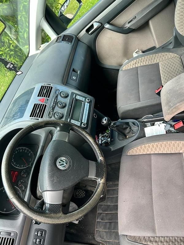 Schwarz Gebraucht 2008 VW Touran Cross Van / Kleinbus | 3.000 € (Superpreis) - Bild 1/4
