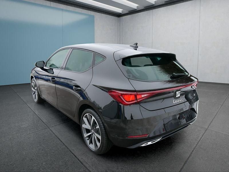 Neu Seat Leon FR 150 PS (110 kW) 2025 Schwarz Kleinwagen