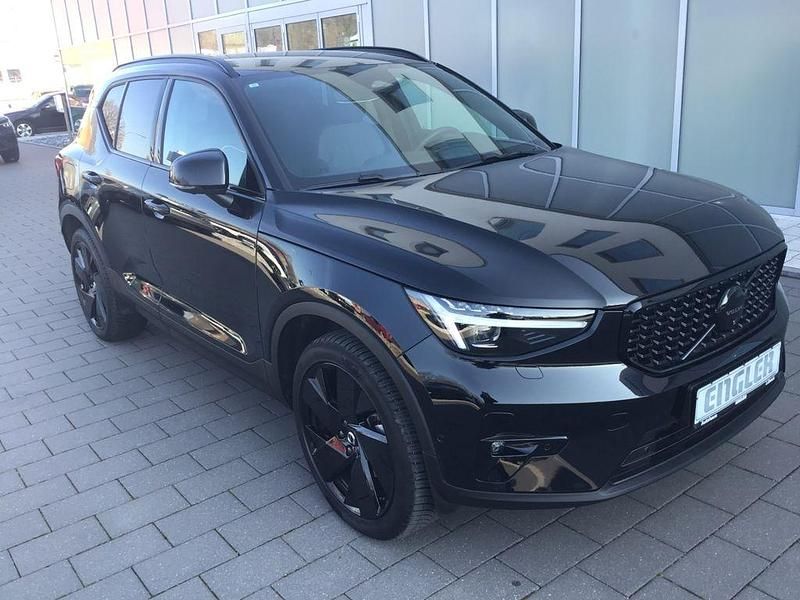 Gebraucht Volvo XC40 Plus 163 PS (119 kW) 2025 Onyx black SUV