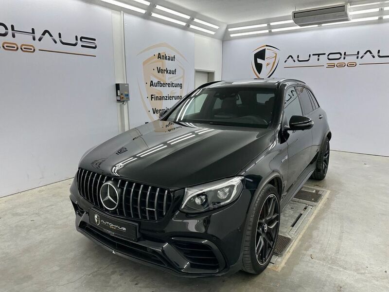 Obsidianschwarz metalliclack Gebraucht 2018 Mercedes GLC63 AMG AMG SUV | 50.990 € (Superpreis) - Bild 1/4
