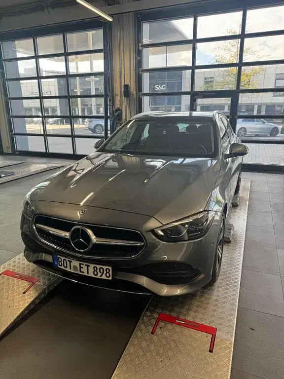 Gebraucht Mercedes C220 200 PS (147 kW) 2022 Grau Limousine