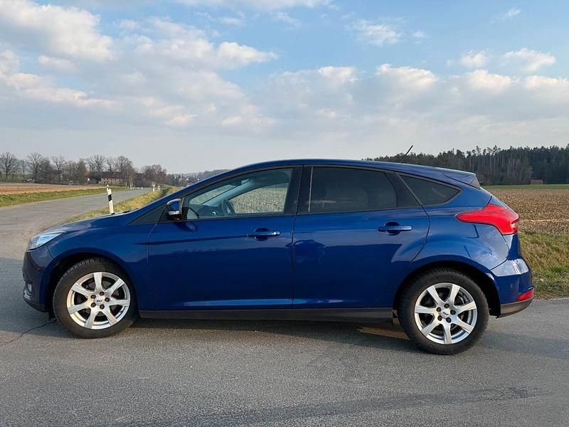 Gebraucht Ford Focus Business Edition 120 PS (88 kW) 2018 Blau Limousine