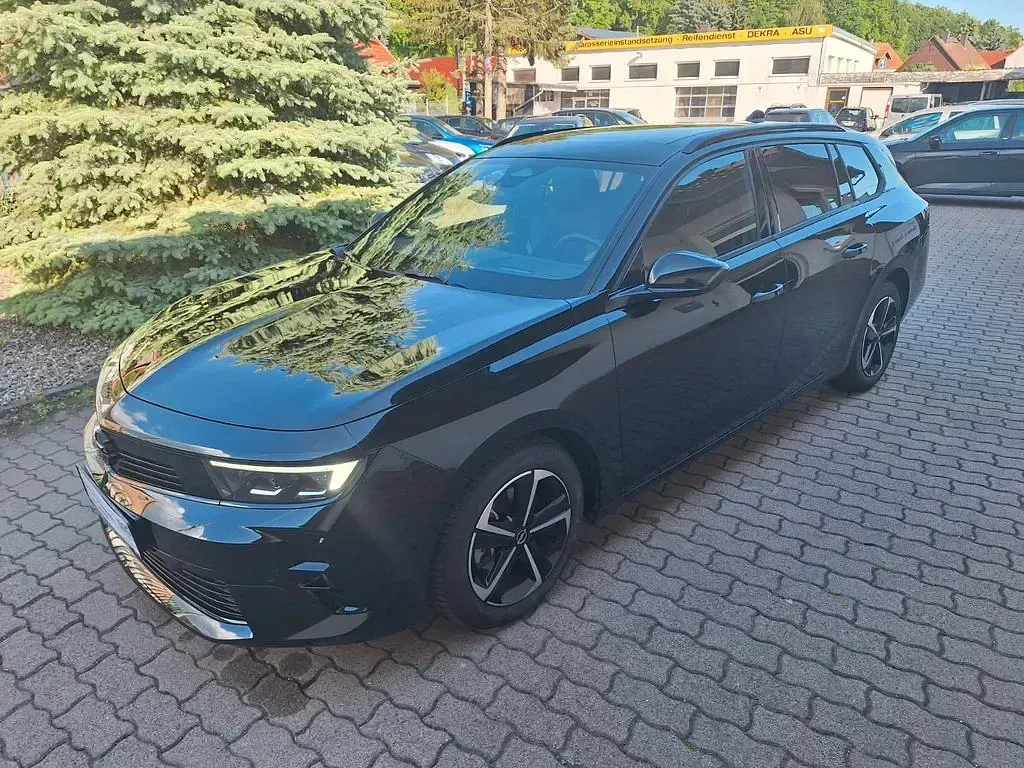 Gebraucht Opel Astra 131 PS (96 kW) 2025 Diamond black Kleinwagen