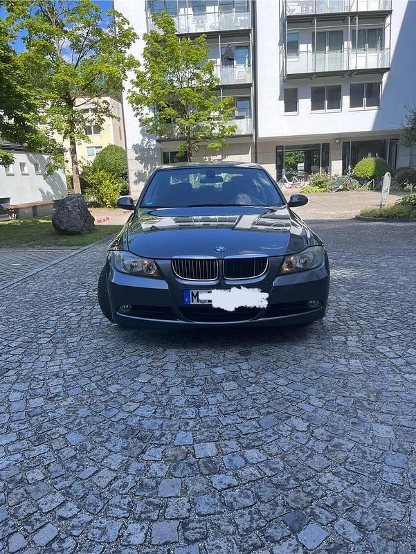 Grau Gebraucht 2007 BMW 320 Limousine | 2.500 € (Superpreis) - Bild 1/4