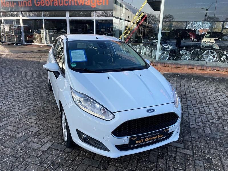 Gebraucht Ford Fiesta Celebration 101 PS (74 kW) 2017 Weiß