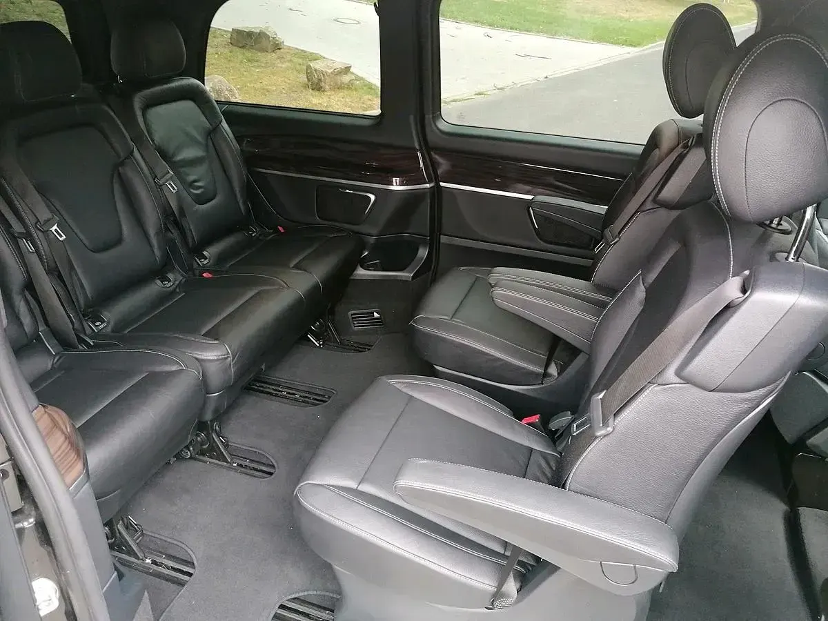 Gebraucht Mercedes V250 Avantgarde 190 PS (139 kW) 2020 Grau Van / Kleinbus