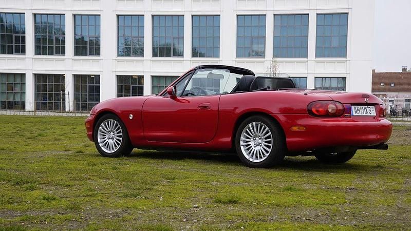 Gebraucht Mazda MX5 110 PS (80 kW) 1998 Rot Cabrio